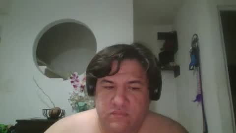 Snapshot of karlmagnus19 chatting on May 24, 3:55 am karlmagnus19 online show from May 24, 3:55 am
