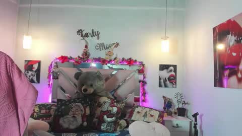 Karly Moonns online show from December 17, 3:01 am