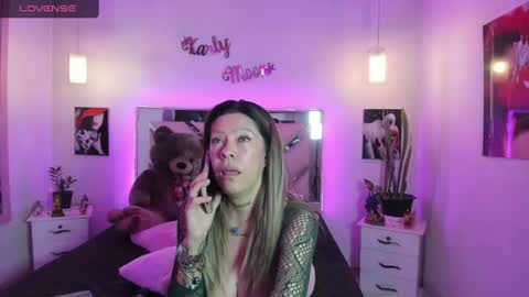 Snapshot of karly_moonn chatting on July 16, 12:27 am Karly Moonns online show from July 16, 12:27 am