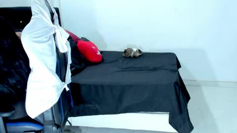 Snapshot of karly_shiine_ chatting on June 9, 12:11 am karly. online show from June 9, 12:11 am