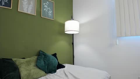 Karlye online show from September 17, 12:18 pm