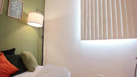 Karlye online show from October 17, 1:46 pm