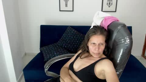 KARLYE online show from December 11, 6:04 am