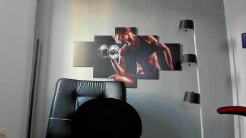   online show from December 5, 4:23 pm