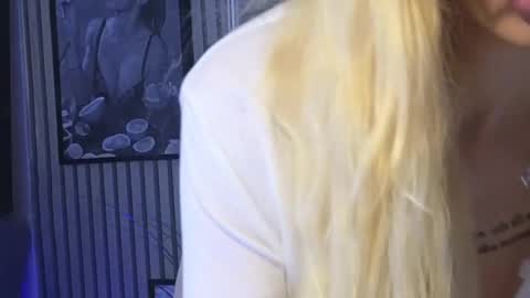 Julia online show from March 28, 1:22 pm