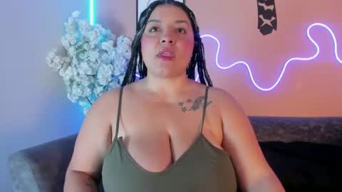 Snapshot of karo_linee chatting on July 2, 12:11 pm karo_linee online show from July 2, 12:11 pm
