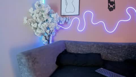 Snapshot of karo_linee chatting on July 25, 12:36 pm karo_linee online show from July 25, 12:36 pm