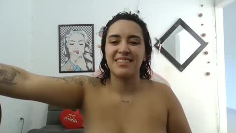 Snapshot of karol_naughty chatting on December 9, 2:28 pm    online show from December 9, 2:28 pm