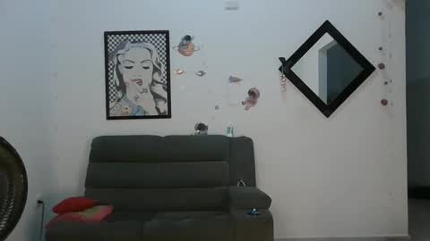 Snapshot of karol_naughty chatting on December 16, 8:41 am    online show from December 16, 8:41 am