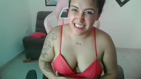 Snapshot of karol_naughty chatting on February 14, 1:08 pm    online show from February 14, 1:08 pm