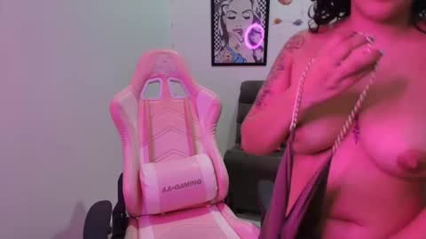 Snapshot of karol_naughty chatting on March 5, 9:38 am    online show from March 5, 9:38 am