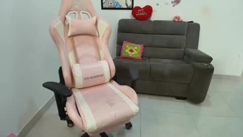 Snapshot of karol_naughty chatting on March 6, 12:41 pm    online show from March 6, 12:41 pm