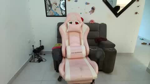 Snapshot of karol_naughty chatting on March 11, 12:50 pm    online show from March 11, 12:50 pm