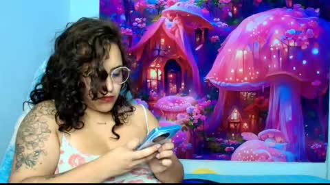 Snapshot of karol_naughty chatting on September 17, 10:17 am    online show from September 17, 10:17 am