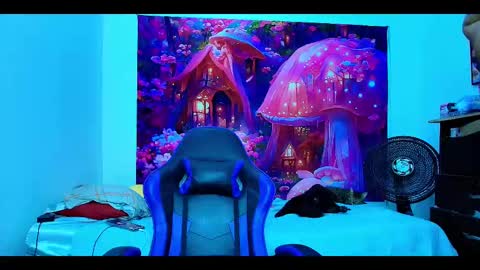 Snapshot of karol_naughty chatting on October 20, 10:27 am    online show from October 20, 10:27 am