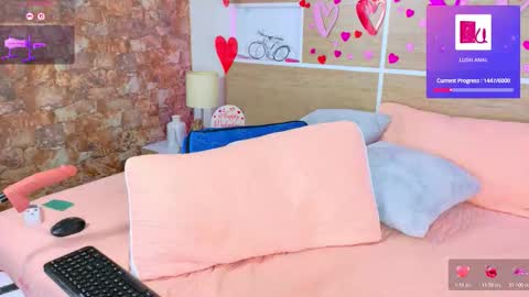 KAROL SCOTT online show from February 14, 12:40 am