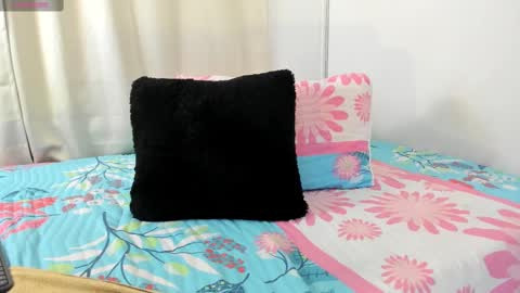 karol_w10 online show from March 4, 1:45 am