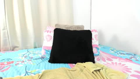 karol_w10 online show from March 7, 10:54 pm