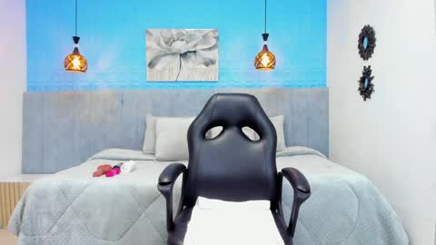 katalina online show from April 9, 10:20 am