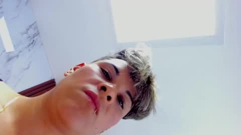 Snapshot of karolandluna chatting on February 5, 11:06 pm Karol and Luna online show from February 5, 11:06 pm