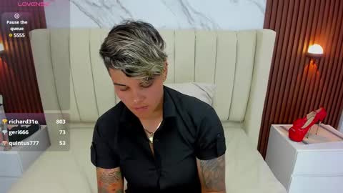 Snapshot of karolandluna chatting on February 7, 7:40 am Karol and Luna online show from February 7, 7:40 am