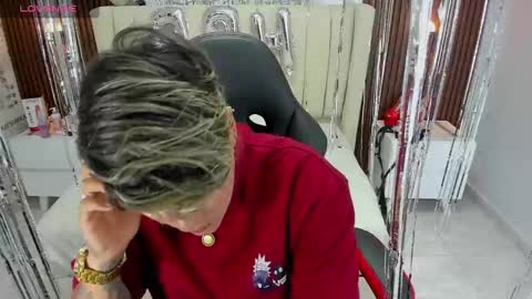 Snapshot of karolandluna chatting on February 8, 2:47 am Karol and Luna online show from February 8, 2:47 am