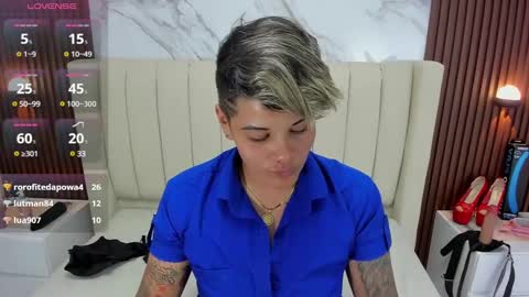 Snapshot of karolandluna chatting on February 10, 5:47 am Karol and Luna online show from February 10, 5:47 am