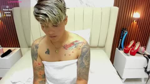 Snapshot of karolandluna chatting on February 10, 11:55 pm Karol and Luna online show from February 10, 11:55 pm