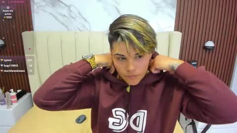 Snapshot of karolandluna chatting on February 21, 5:24 am Karol and Luna online show from February 21, 5:24 am