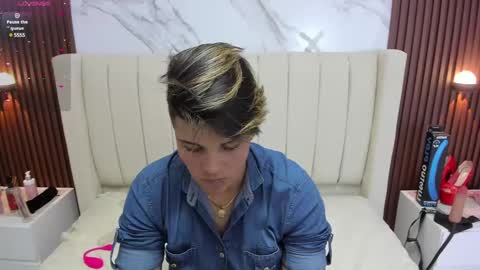 Snapshot of karolandluna chatting on March 4, 8:57 am Karol and Luna online show from March 4, 8:57 am