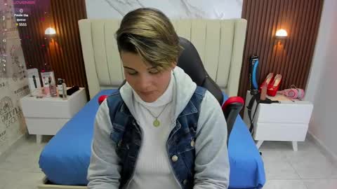 Snapshot of karolandluna chatting on March 6, 10:47 pm Karol and Luna online show from March 6, 10:47 pm