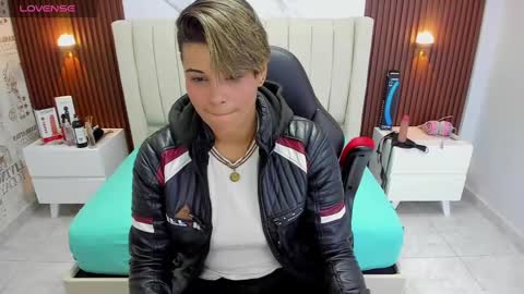 Snapshot of karolandluna chatting on March 8, 2:55 am Karol and Luna online show from March 8, 2:55 am