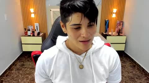 Snapshot of karolandluna chatting on September 9, 7:35 pm Karol and Luna online show from September 9, 7:35 pm