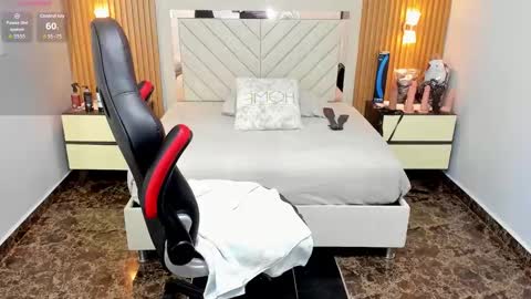 Snapshot of karolandluna chatting on September 17, 2:24 am Karol and Luna online show from September 17, 2:24 am