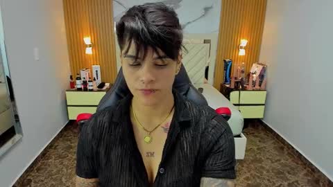 Snapshot of karolandluna chatting on October 16, 8:10 pm Karol and Luna online show from October 16, 8:10 pm