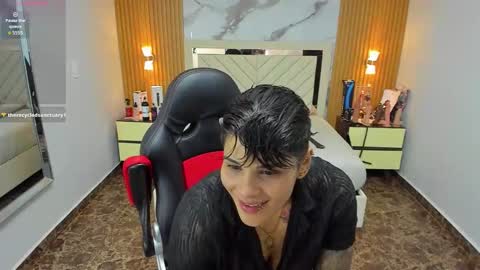 Snapshot of karolandluna chatting on October 18, 7:47 pm Karol and Luna online show from October 18, 7:47 pm