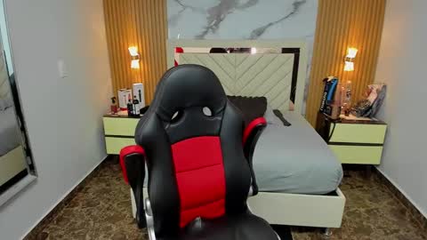 Snapshot of karolandluna chatting on October 27, 7:51 pm Karol and Luna online show from October 27, 7:51 pm