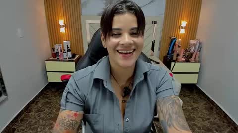 Snapshot of karolandluna chatting on November 6, 7:59 pm Karol and Luna online show from November 6, 7:59 pm