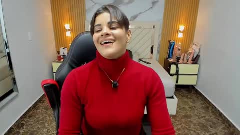 Snapshot of karolandluna chatting on November 11, 7:36 pm Karol and Luna online show from November 11, 7:36 pm