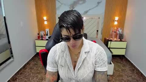 Snapshot of karolandluna chatting on November 20, 7:24 pm Karol and Luna online show from November 20, 7:24 pm