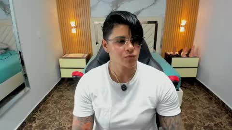 Karol and Luna online show from April 22, 7:04 pm