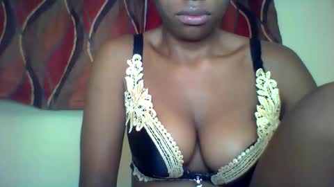 karoliee online show from May 31, 6:31 am