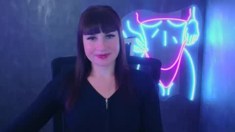 Caroline online show from December 6, 9:43 am