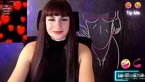 Caroline online show from October 3, 7:33 pm