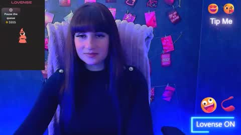 Caroline online show from April 14, 5:46 am