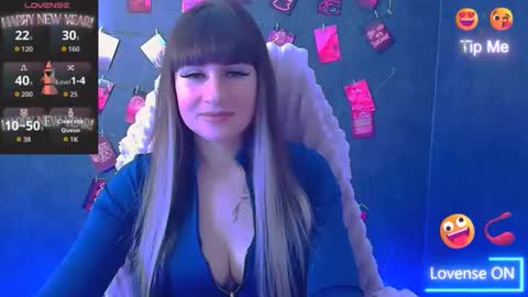 Snapshot of karolina_mia chatting on April 30, 5:47 am Caroline online show from April 30, 5:47 am