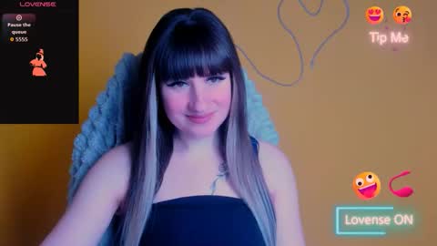 Snapshot of karolina_mia chatting on May 2, 5:56 am Caroline online show from May 2, 5:56 am