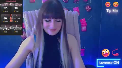 Snapshot of karolina_mia chatting on May 3, 5:46 am Caroline online show from May 3, 5:46 am