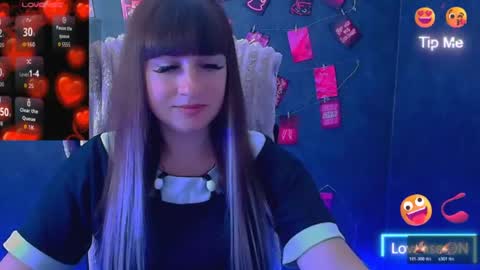Snapshot of karolina_mia chatting on June 16, 5:21 am Caroline online show from June 16, 5:21 am