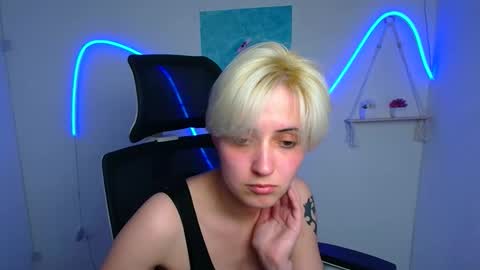 Karolina online show from May 1, 12:32 pm